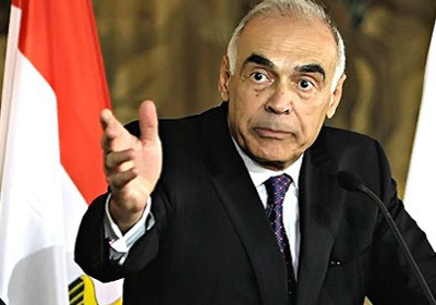 رغم قطع العلاقات.. مصر وسوريا تتفقان على استمرار الخدمات القنصلية المتبادلة 1 وزير الخارجية محمد كامل عمرو
