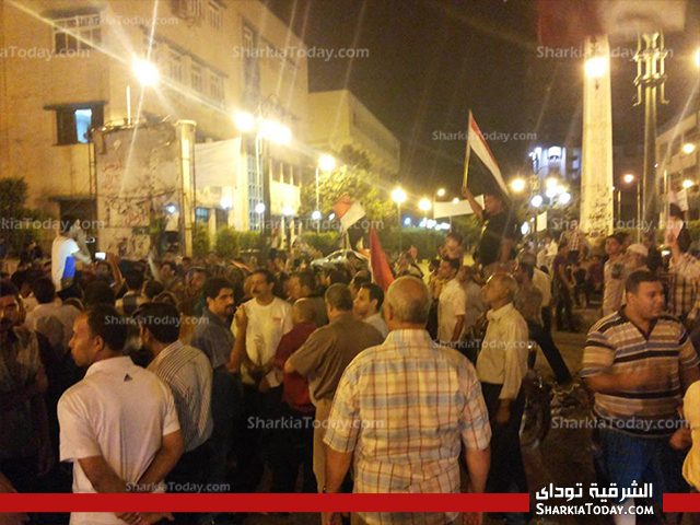 بالصور : مسيرات امام مبني محافظة الشرقية استجابة لدعوة " تمرد " 1 1013971_10152985614890646_868769963_n