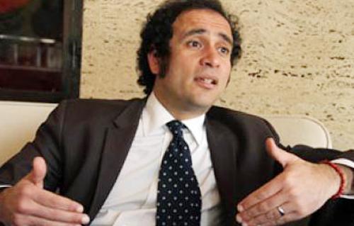 عمرو حمزاوى: مايحدث دماء وعنف مروع .. وأطالب بتحقيقات فورية ومحاسبة المسئولين 1 2013-634985300368902675-890_main