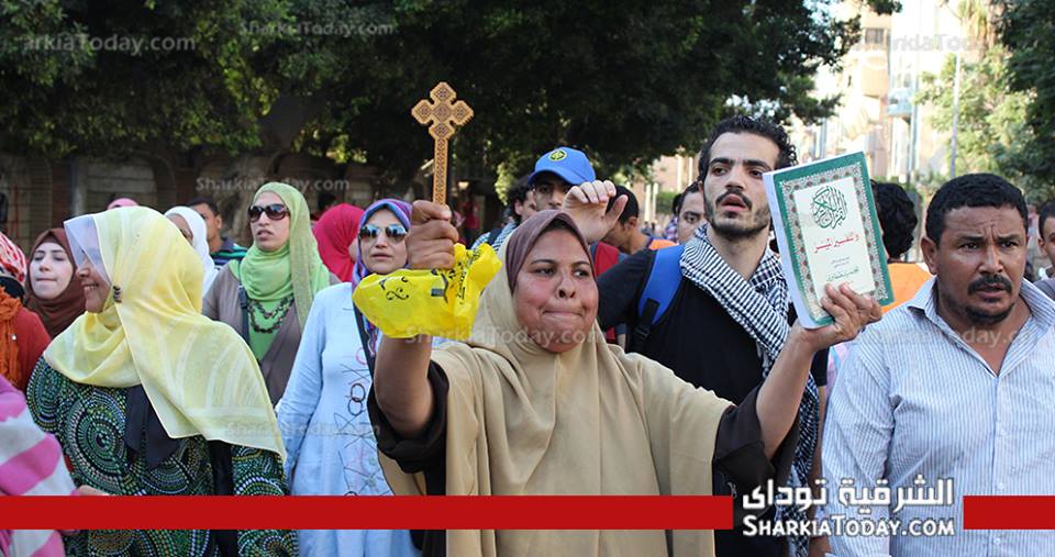 بالصور : توافد المتظاهرون امام مبني محافظة الشرقية للمشاركة في تأييد الشرعية الثورية 1 ZAG