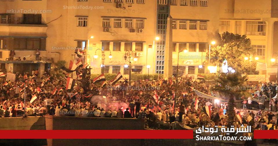 بالصور : تظاهرات حاشده امام مبني محافظة الشرقية تأييداً لبيان القوات المسلحة 2 zaz1