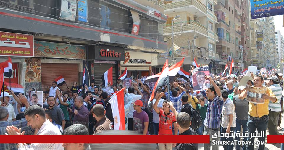 بالفيديو والصور : مسيرات لمؤيدي المعزول بالزقازيق 2 حاشده