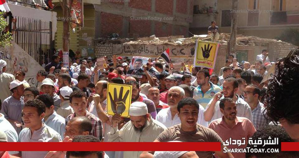 بالصور ... مسيرت بشوارع" أبو كبير " تطالب بسقوط حكم العسكر وترفع شارة رابعه 1 00000000