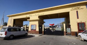تشغيل معبر رفح أمام حركة عبور الفلسطينيين من الجانبين