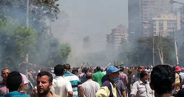 هدوء فى قصاصين الإزهار "الدوار" بأولاد صقر بعد اشتباكات بين أسرتى قتيل إخوانى وشهيد جيش 1 هدوء فى قصاصين الإزهار "الدوار" بأولاد صقر بعد اشتباكات بين أسرتى قتيل إخوانى وشهيد جيش