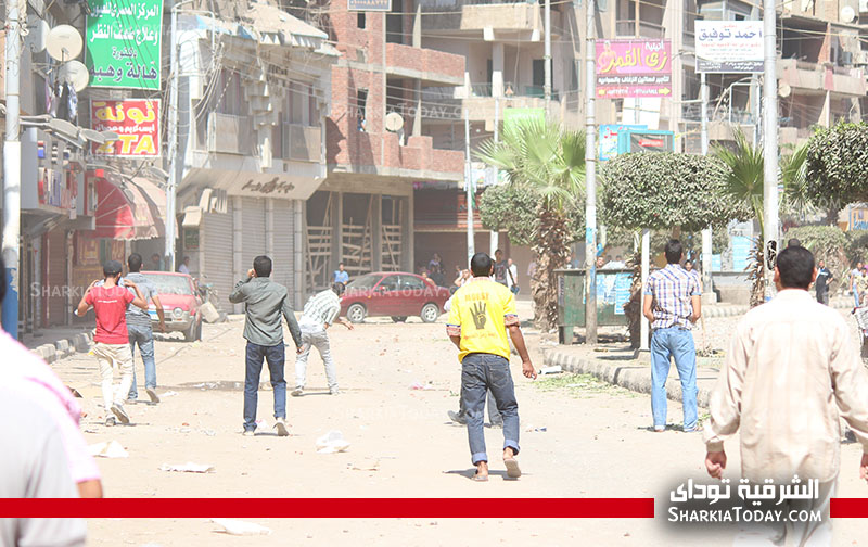بالصور .. اشتباكات "عنيفة" بين الإخوان والأهالي بالزقازيق 2 311