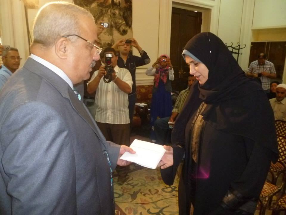 بالصور .. مدير أمن الشرقية يكرم أسر شهداء رفح 1 4