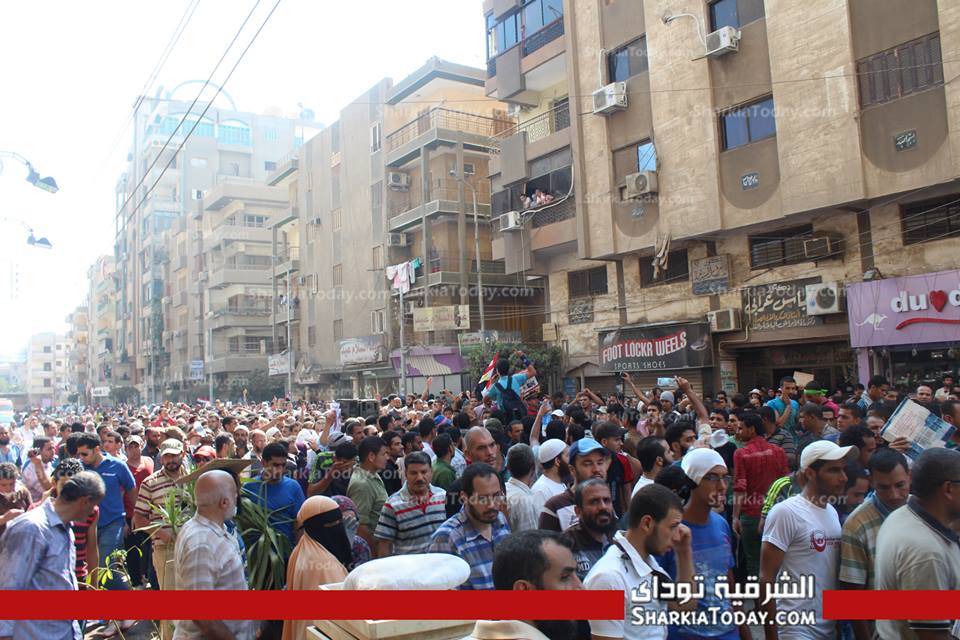 بالفيديو والصور : مسيرات تجوب شوارع الزقازيق للمشاركة في " جمعة الغضب " 2 اخوان