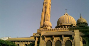 الأمن يحتجز عددًا من اللصوص بمسجد الفتح بعد قبض الأهالى عليهم