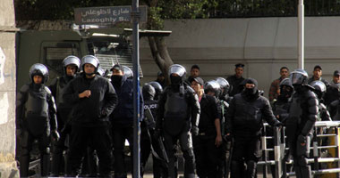 هروب متهمين فى مطاردة مع الشرطة بأولاد صقر 1 الأمن يطلق قنابل الغاز لفض اشتباكات الإخوان والباعة الجائلين بالزقازيق