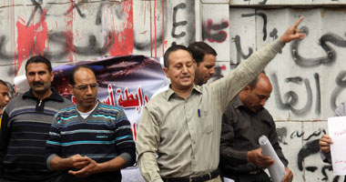 مصابو الثورة يتظاهرون أمام "الوزراء" بعد طردهم من مستشفى العجوزة 1 صورة أ
