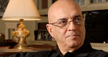 لجنة الخمسين: إقرار مادة تمنع قيام الأحزاب على أساس دينى 1 محمد سلماوى