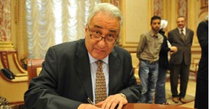 نقيب المحامين: من يرفض تحية العلم لا يستحق المشاركة السياسية 1 نقيب المحامين