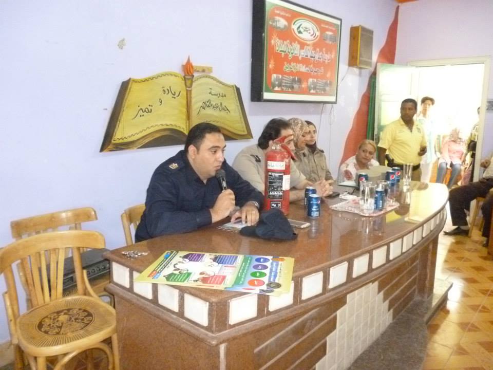 مديرية أمن الشرقية تنظم دورات لنشر الوعى الأمنى بين طلاب المدارس 2 1231206_392532094207485_1463993201_n
