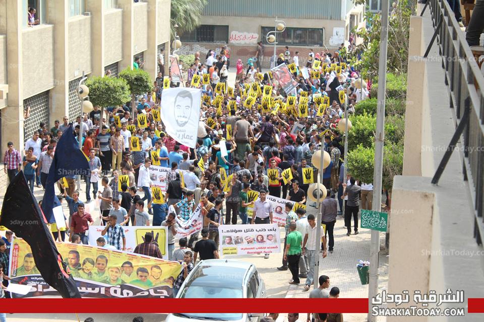 بالصور ...في أول يوم من العام الدراسي الجديد طلاب ضد الانقلاب ينظمون مسيرة بجامعة الزقازيق 1 الصفحة