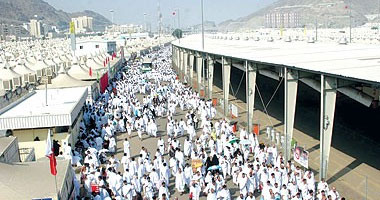 حجاج بيت الله الحرام يرمون اليوم الجمرة الصغرى فى ثانى أيام التشريق 1 حجاج بيت الله الحرام يرمون اليوم الجمرة الصغرى فى ثانى أيام التشريق