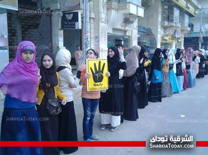 مناوشات بفاقوس وحاله فر وكر بين متظاهرى الاخوان ومعارضيهم 1 10313_10153411295590372_670943477_n