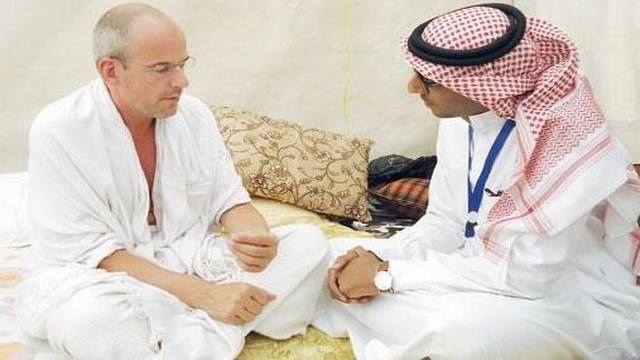 منتج الفيلم المسيء للاسلام يؤدي فريضة الحج هذا العام..ويؤكد إنه سوف ينتج فيلماً اخر يعكس خلاله أخلاق سيد البشر 1 11111