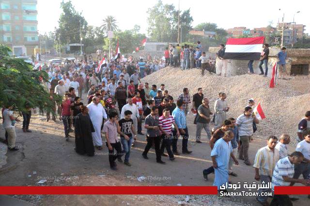 بالصور.. أهالي مدينة ههيا يحتفلون بذكري نصرأكتوبر 2 923006_532681286813326_1298155381_n