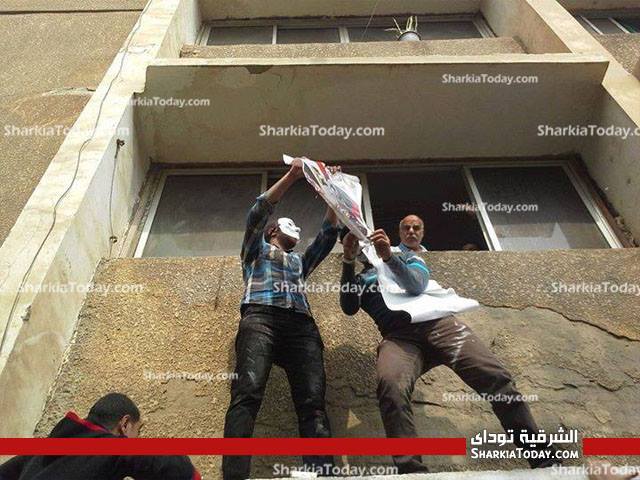بالصور...مظاهرة لطلاب الأخوان بجامعة الزقازيق للمطالبة بعودة الرئيس المعزول 4 999515_714824521878621_1495763156_n
