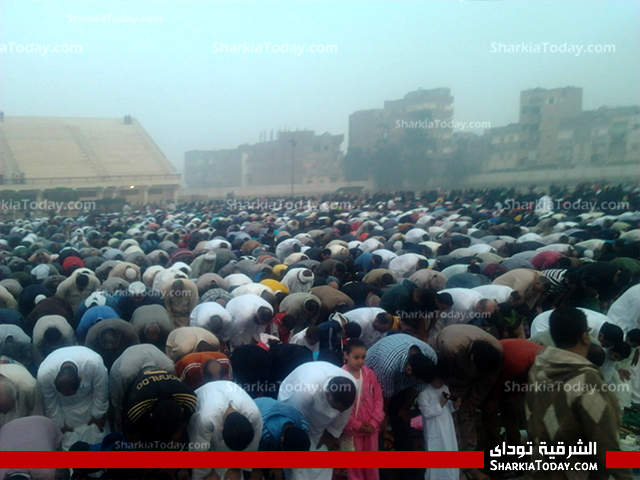 أهالي " أبو كبير " يؤدون صلاة العيد بالمساجد والساحات 1 ابو كبير