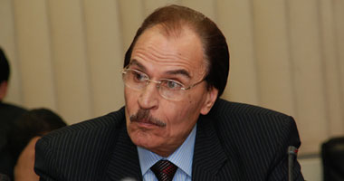 عزت العلايلى