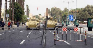 الأمن يغلق ميدان النهضة تحسباً لمحاولة عناصر الإخوان احتلاله 1 الأمن يغلق ميدان النهضة تحسباً لمحاولة عناصر الإخوان احتلاله