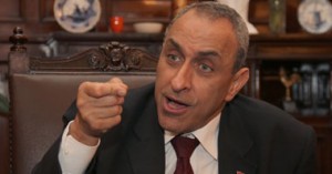 الدكتور أيمن فريد أبو حديد