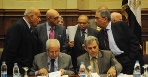تقر عددًا من مواد باب المقومات فى جلستها المسائية