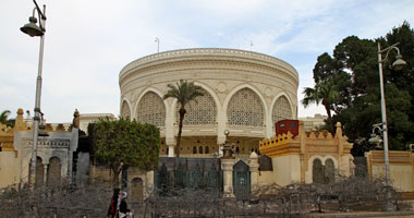 مدرعات الجيش تمنع مسيرة الإخوان من الوصول إلى قصر الاتحادية