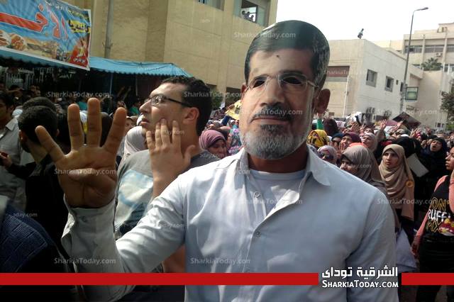 بالصور .. مسيره لطلاب الآخوان بجامعة الزقازيق اعتراضا علي محاكمة مرسي 1 3