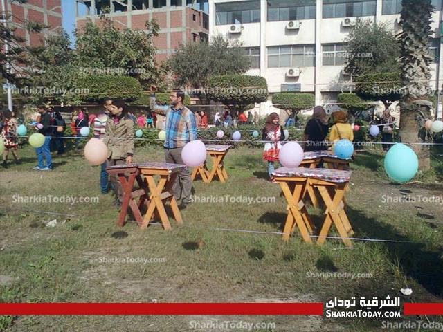 بالصور... معرض بكلية التجارة جامعة الزقازيق لصالح معهد الاورام بالشرقية 1 994661_728069127220827_2046896367_n