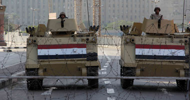 قوات الأمن تخلى التحرير من المتظاهرين والجيش يغلق الميدان 1 التحرير