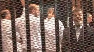 صور-محمد-مرسي-في-المحكمة