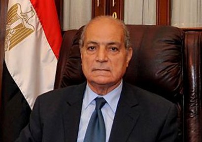 وزير العدل: الدستور الجديد “توافقي” .. ورسالة الثورة تكتمل بالاستفتاء 1 وزير-العدل-المستشار-عادل-عبد-الحميد