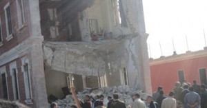 وصول مدير أمن الشرقية لمعاينة آثار تفجير مبنى المخابرات الحربية 1 وصول مدير أمن الشرقية لمعاينة آثار تفجير مبنى المخابرات الحربية
