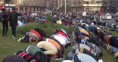 قوات الأمن تصل ميدان التحرير وتطلق الغاز لتفريق المتظاهرين 1 12