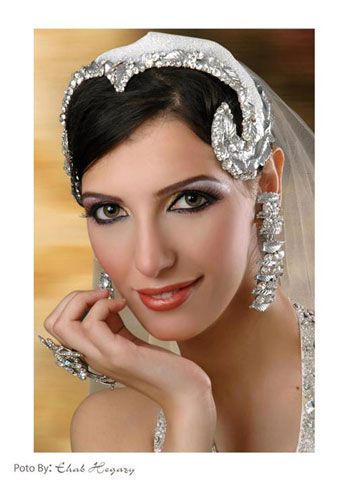 بالصور.. التاج المطعم باللولى والكريستال الأنسب لعروس 2014 2 3