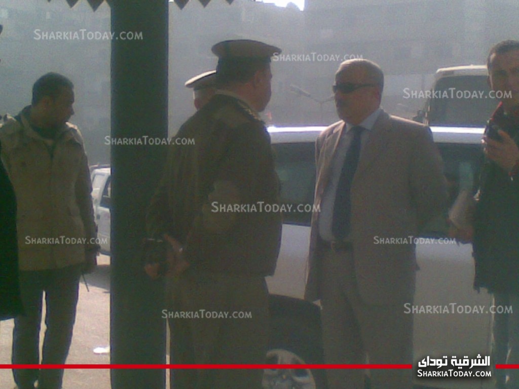 بالصور: مدير أمن الشرقية يتفقد الحالة المرورية أمام مبنى المحافظة 4 --------(---) (3)