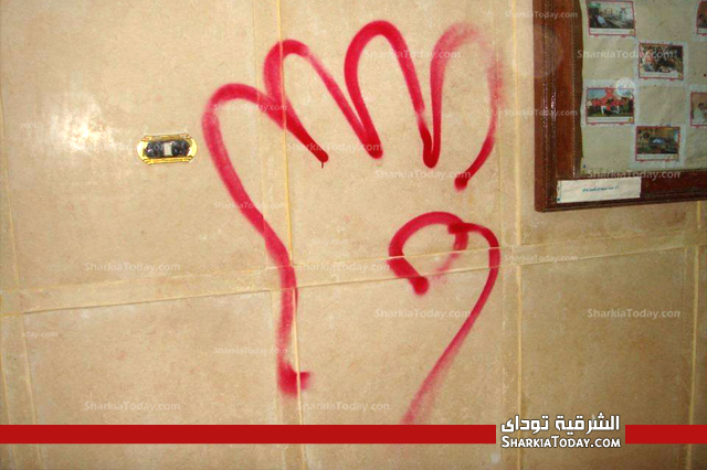 محافظ الشرقية ورئيس جامعة الزقازيق فى زيارة الى مستشفى صيدناوى للاطمئنان على عميد صيدلة 3 6