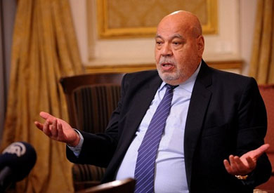 احمد مكى : الجيش يدير البلاد منذ تنحى مبارك ، واميل لمقاطعة الدستور 1 المستشار أحمد مكي، وزير العدل الأسبق