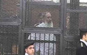 أبو إسماعيل لرئيس المحكمة: "أنا مش في خناقة مع 3 قاعدين على المنصة.. إعمل اللي إنت عايزه" 1 أبو إسماعيل لرئيس المحكمة