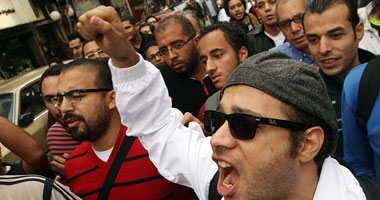 "6 أبريل": ماهر ودومة وعلاء عبد الفتاح يعانون ظروف قاسية داخل السجن 1 الناشط السياسى أحمد ماهر