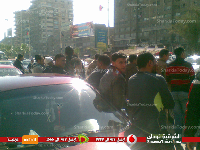 بالصور ..إعتصام سائقي التاكسي أمام مبنى المحافظة بالزقازيق 1 1