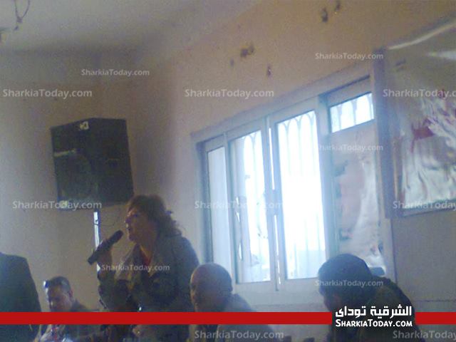 بالصور : مؤتمر حول الدستور بالحسينية بحضور الإعلامية حياة عبدون 1 1495437_753339074693832_329334269_n