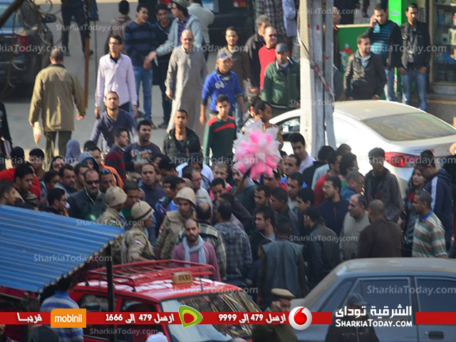 شاهد بالفيديو والصور : الزقازيق بين توافد كثيف للناخبين واشتباكات عنيفه باليوم الأول للاستفتاء علي الدستور 2 2