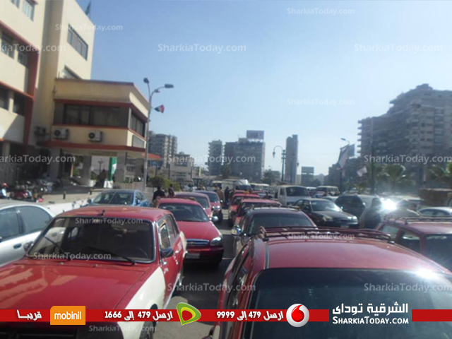 بالصور ..إعتصام سائقي التاكسي أمام مبنى المحافظة بالزقازيق 2 2