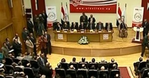 "العليا للانتخابات": 424 ألف وافد صوتوا بالاستفتاء على الدستور 1 424 ألف وافد صوتوا بالاستفتاء على الدستور