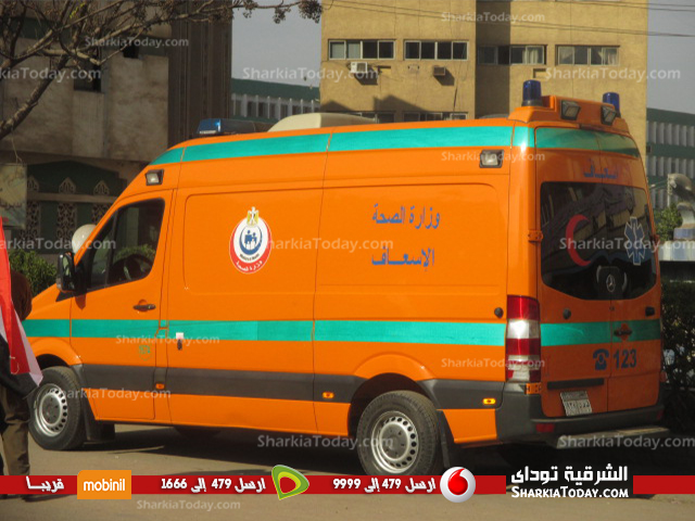 تواجد مكثف لسيارات الاسعاف بمحيط مبني محافظة الشرقية اثناء الاحتفالات بذكري ثورة 25 يناير 1 اسهاف