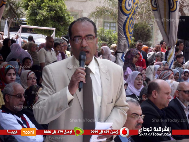 مدير ادارة شرق الزقازيق يقوم بجولة تفقدية لامتحانات الشهادة الإعدادية 1 امتحان